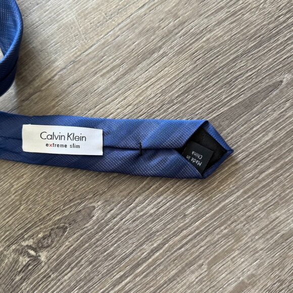 Calvin Klein Silk Extreme Slim Blue Striped Tie - Picture 5 of 6